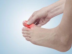 Болит большой палец на ноге в суставе: причины возникновения и лечение